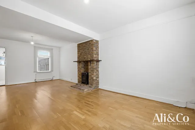 Photo 3 — William Street, Grays, Essex, RM17 6DY