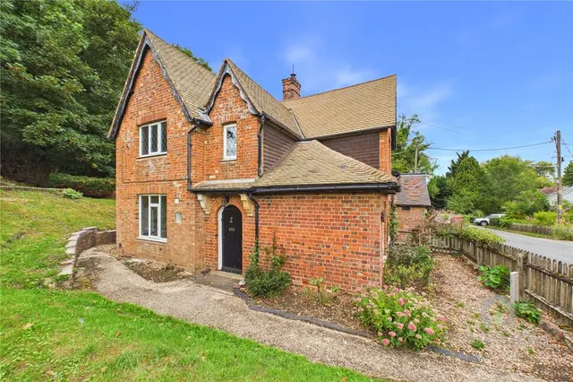 Main Road, Dadford, Buckinghamshire, MK18, photo 1