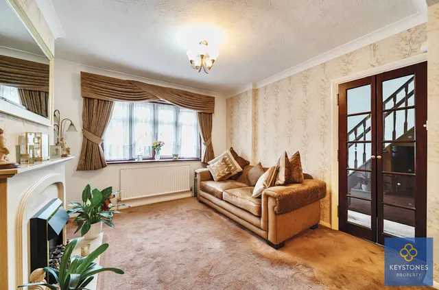 Photo 2 — Carter Drive, Romford, RM5 2UT