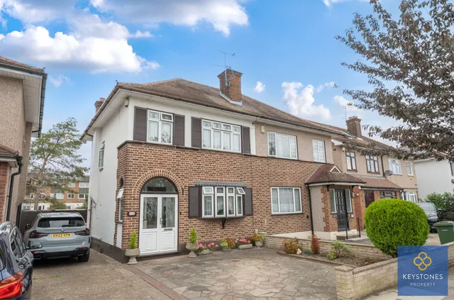 Carter Drive, Romford, RM5 2UT, photo 1