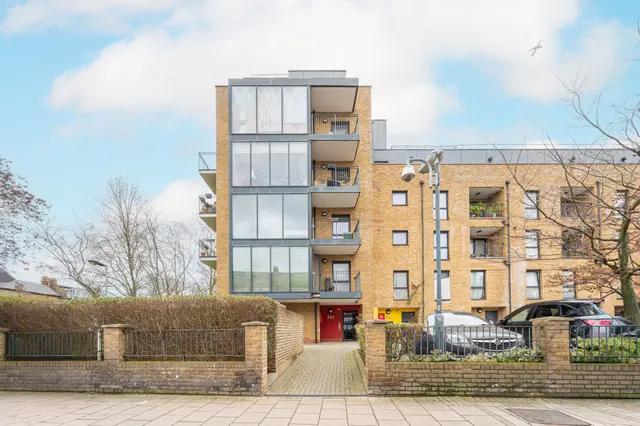 Flat 8, 243 Brixton Road, London, photo 1