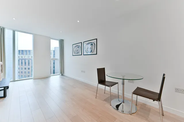 Flat 143, Tennyson Apartments, 1 Saffron Central Square, Croydon, photo 1