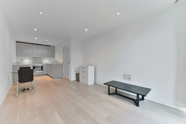 Photo 2 — Flat 143, Tennyson Apartments, 1 Saffron Central Square, Croydon