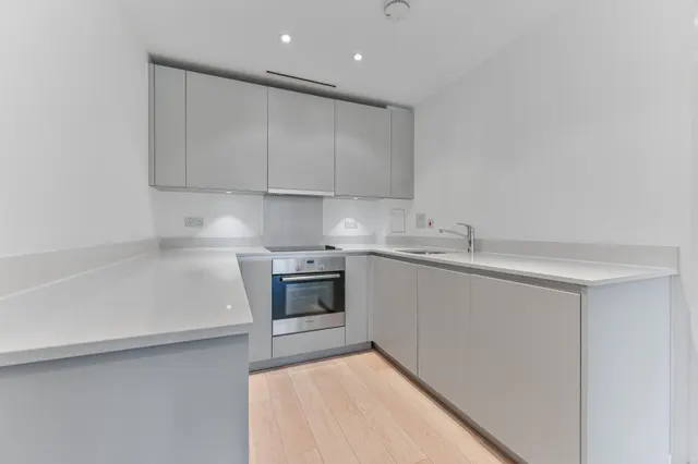 Photo 3 — Flat 143, Tennyson Apartments, 1 Saffron Central Square, Croydon
