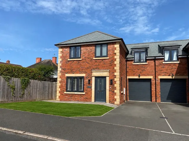 Whitegate Road, Minehead, TA24, photo 1