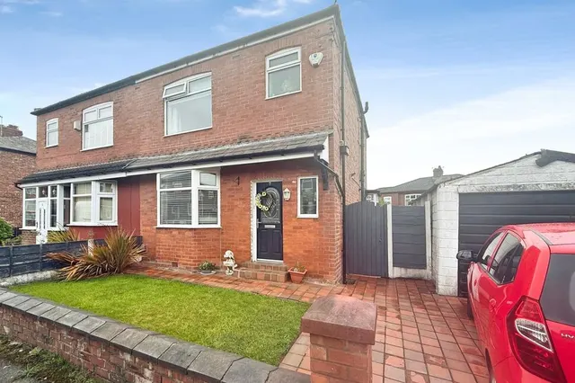 Colwyn Road, Swinton, Greater Manchester, M27, photo 1