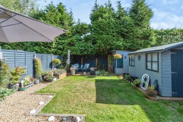 Midanbury Lane, Southampton, SO18, photo 1