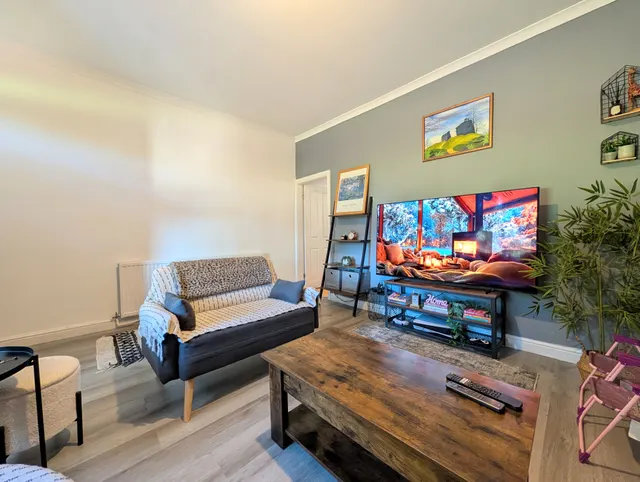 St. Marys Road, New Mills, SK22, photo 2
