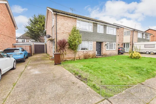 Kingsmere, Thundersley, photo 1
