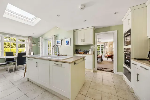 Ford Road, West End, GU24, photo 2