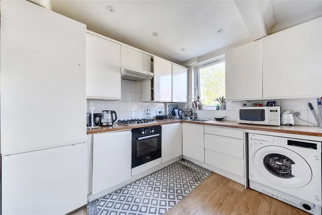 Photo 3 — Grove Road, Mitcham, CR4 1AE