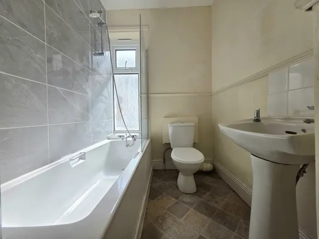 Photo 3 — Bromley Street, Batley WF17 6LD