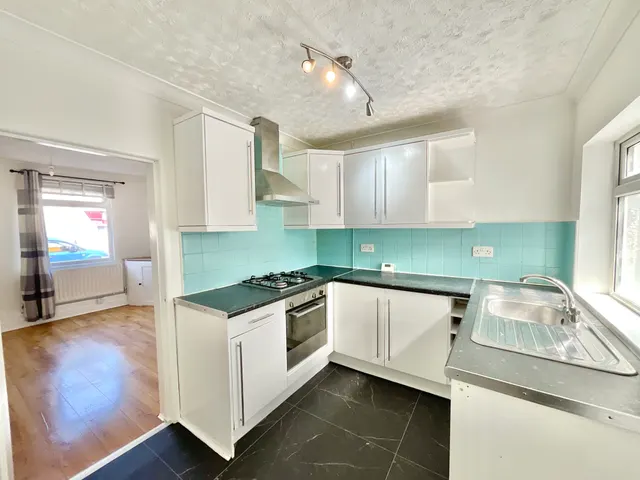 Oulton Road, Stone, ST15, photo 3