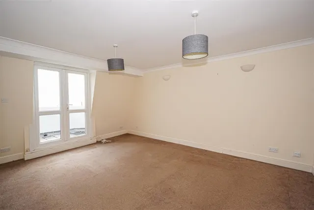 Eversfield Place, St Leonards-On-Sea, photo 2
