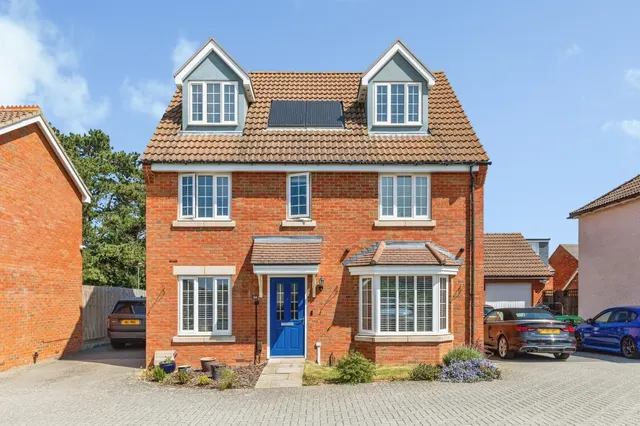 Chelveston Road, Raunds, photo 1