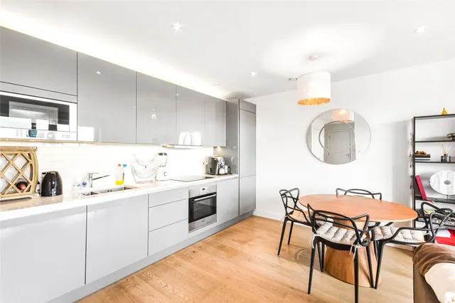 Photo 2 — 503 Blackwood Apartments, Victory Place, London
