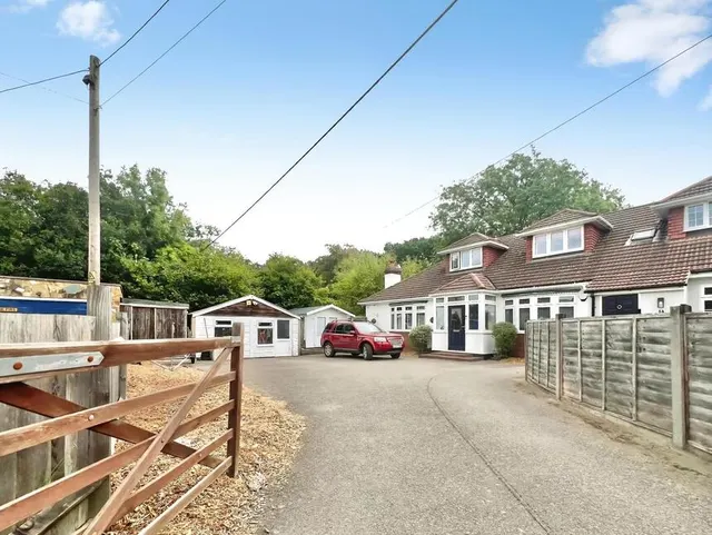 5 bedroom house — Bennetts Avenue, West Kingsdown, Kent, TN15