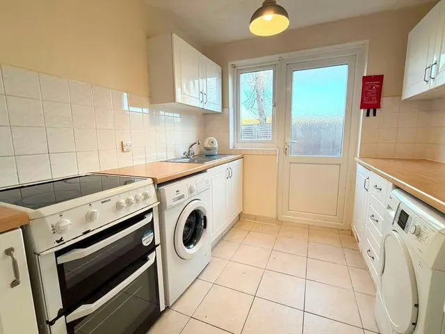 Photo 2 — Rowle Close, Stantonbury, Milton Keynes, Buckinghamshire, MK14 6BJ