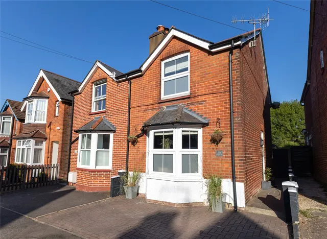 New Road, Haslemere, GU27, photo 3