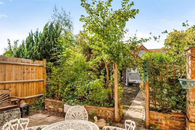 Clydach Road, Enfield, EN1, photo 2