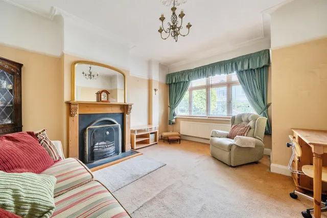 Clydach Road, Enfield, EN1, photo 3