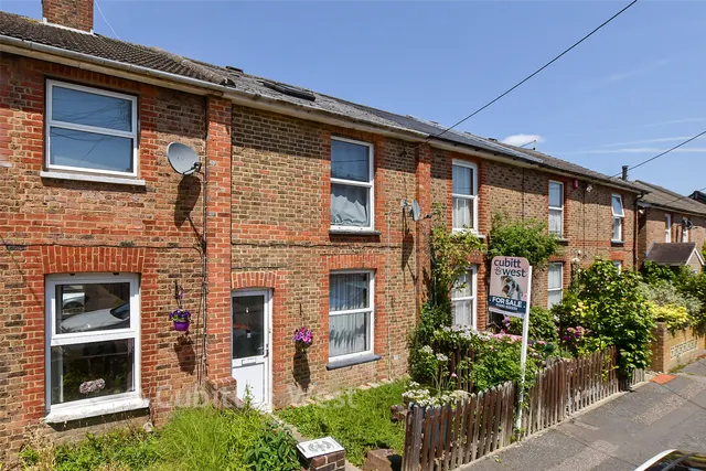 West Street, Crawley, RH11, photo 1