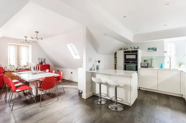 Ockham Lane, Cobham, KT11, photo 3