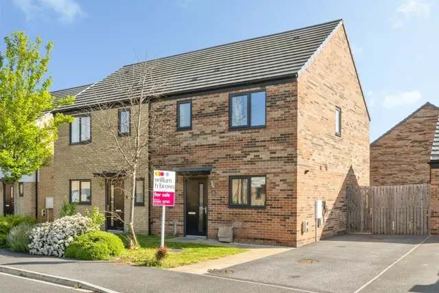 Swan Road, Lakeside, DN4, photo 1
