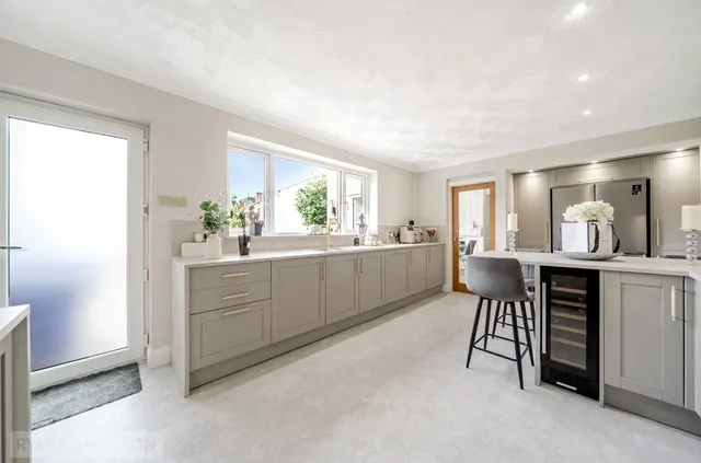 Laurels Drive, Littleborough, OL15, photo 2