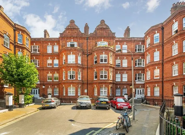 Queen's Club Gardens, West Kensington, W14, photo 1