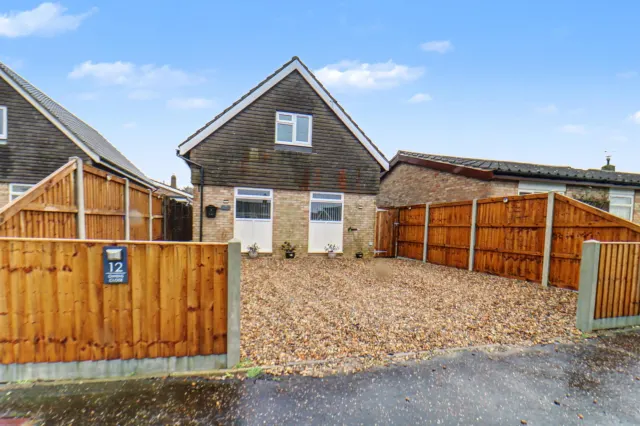Owens Close, Long Stratton, photo 2