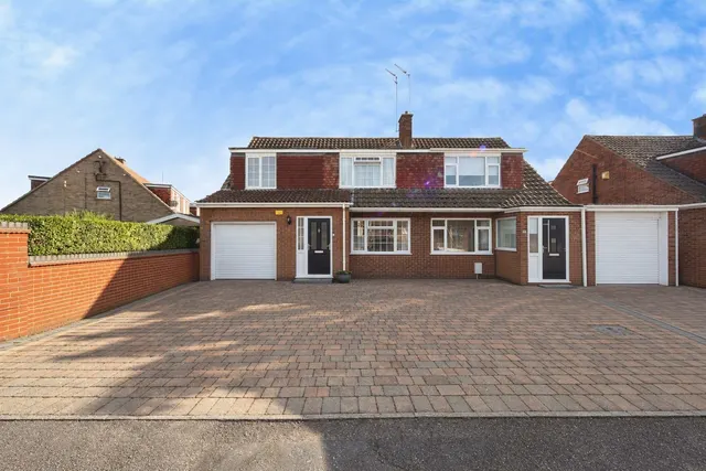 Nappsbury Road, Luton, LU4, photo 1