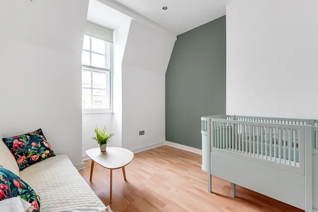 Shepherds Bush Road, London, W6, photo 2