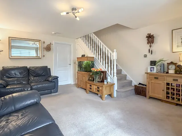 Photo 3 — Thornhill Drive, Elgin