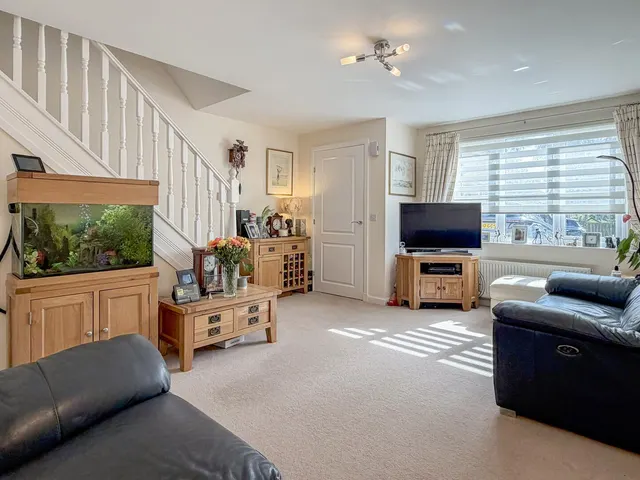 Photo 2 — Thornhill Drive, Elgin