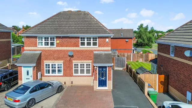 Dunlin Grove, Leigh, Leigh, WN7 2GH, photo 1