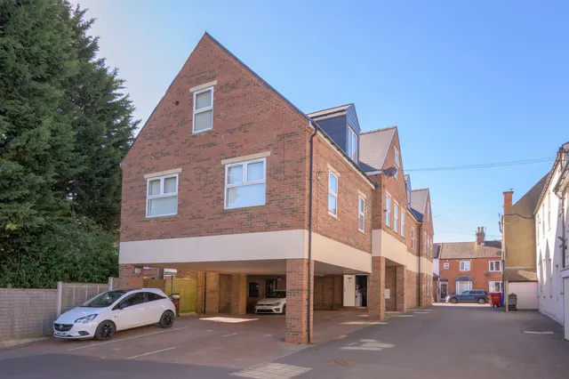 Station Road, Kettering, NN14, photo 3