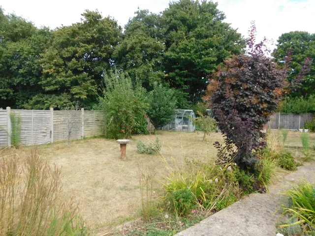Photo 3 — Swanstree Avenue, Kemsley, Sittingbourne, ME10