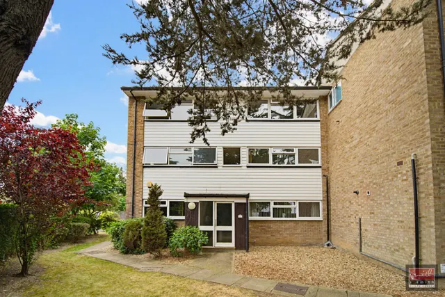 Fordbridge Road, Ashford, TW15, photo 2