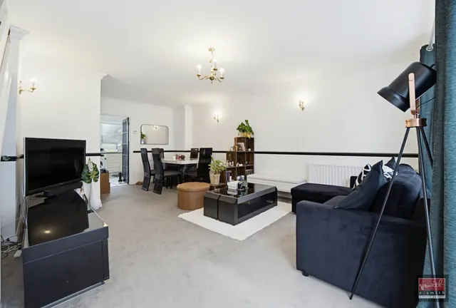 Fordbridge Road, Ashford, TW15, photo 3