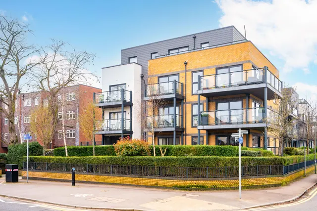 Flat 1, Cricketers Wharf, Wharf Road, Guildford, photo 1