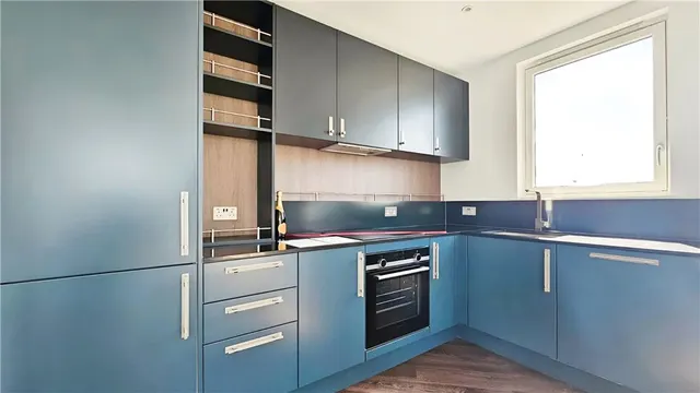 Eden Grove, Staines-upon-Thames, TW18, photo 2