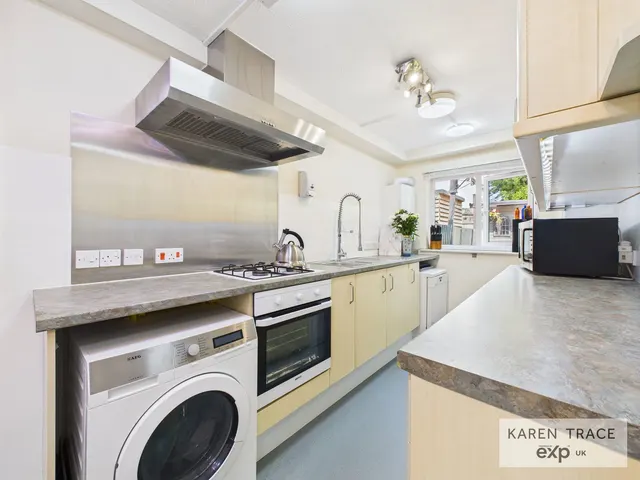 Doubletrees Court, St Blazey, PL24, photo 3