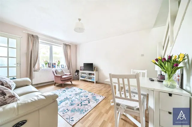 Photo 3 — Gardner Rise, Brackley, Northamptonshire, NN13