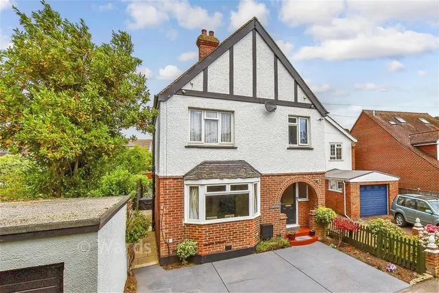 Twiss Grove, Hythe, CT21, photo 1