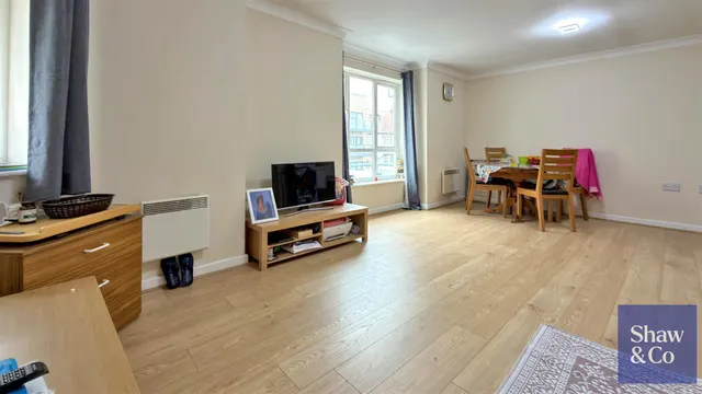 Dominion Close, Hounslow, photo 3