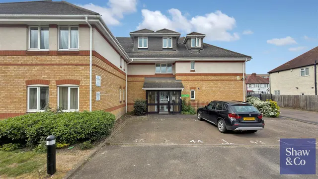 Dominion Close, Hounslow, photo 1