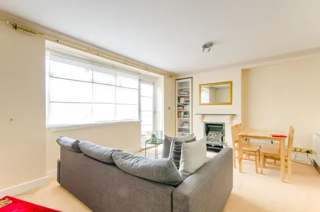 Photo 2 — 28 St Edmunds Court, 13-18 St Edmunds Terrace, London