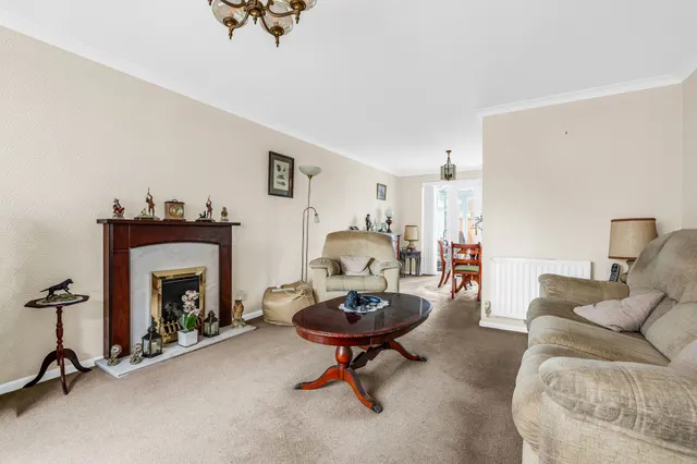 Photo 3 — Aldwyke Rise, Ware, SG12 0BY