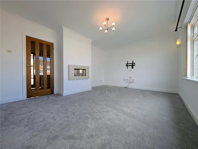Windermere Way, Stourport-on-Severn, photo 3